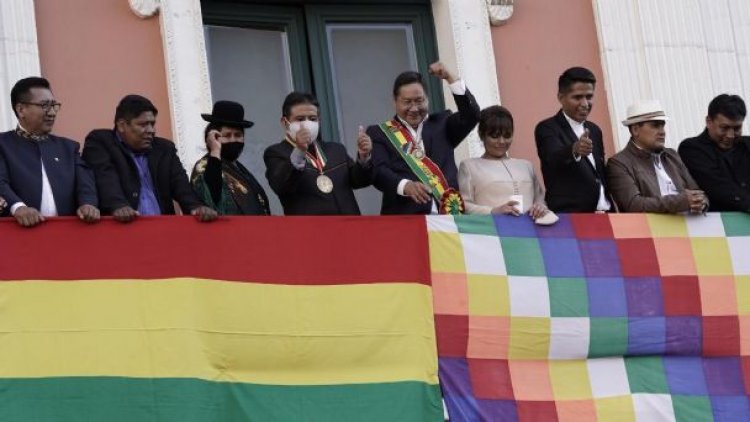 Arce y Choquehuanca reciben todos los honores en el desfile cívico-militar