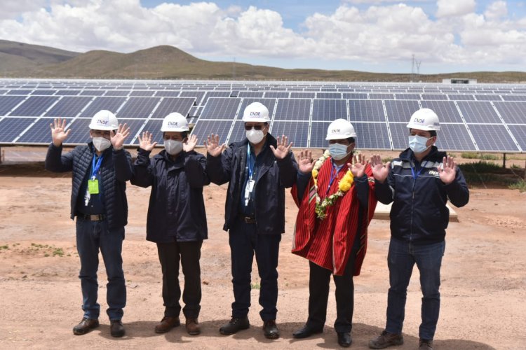 Arce inaugura fase II de planta solar en Oruro que inyectará 50 MW al Sistema Interconectado