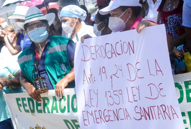 Médicos amenazan con mantener protestas, Arce ve ‘apetitos e intereses personales’ en el paro