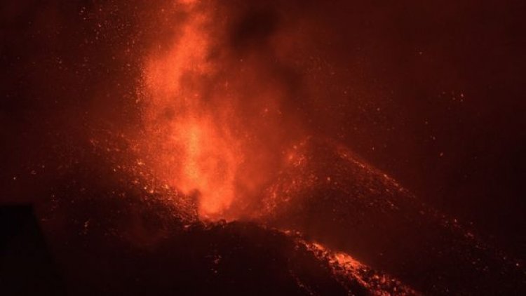 La lava del volcán de La Palma supera ya una anchura de 1,2 kilómetros