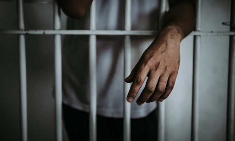 Sujeto es sentenciado a 13 años de cárcel por pornografía y extorsión a una adolescente en Tarija