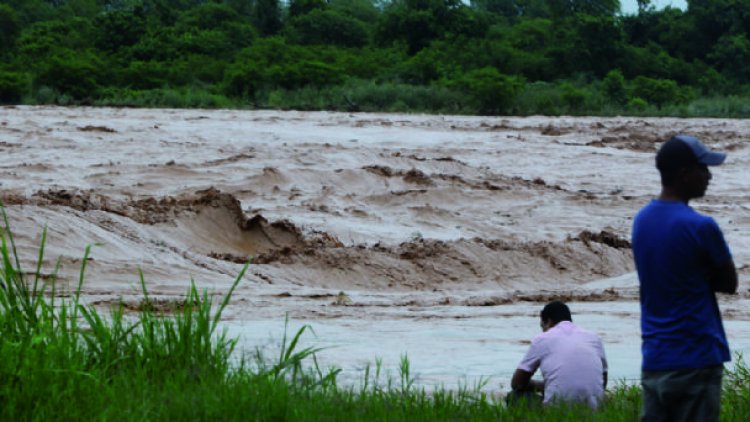 Hay 3 desaparecidos por la crecida del río Piraí; suman 14 muertos por lluvias