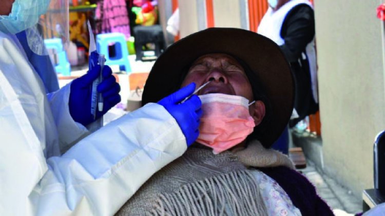 Ómicron ya está en Bolivia y una persona contagia a otras 8 a 12