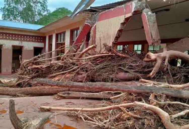 Reportan 400 familias damnificadas por desborde de la quebrada Itayuro en Tarija