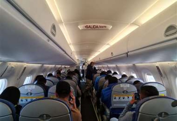 Avión de BoA no pudo aterrizar en Santa Cruz por la intensa lluvia y desvió hacia Cochabamba