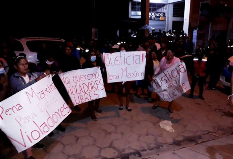 Se desborda la violencia en Yapacaní, pobladores sacan al acusado de violación del juzgado para castigarlo y se lo llevan a la plaza