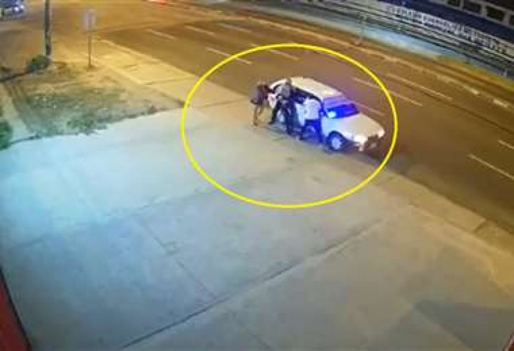 Emiten orden de aprehensión para las personas que golpearon a una mujer en un taxi