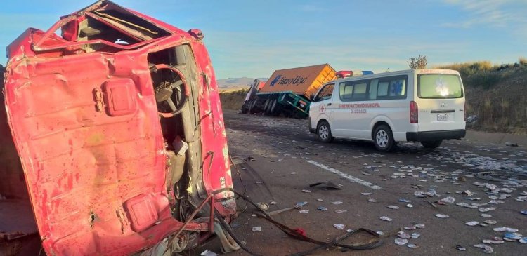 Triple Colisión en la carretera La Paz – Oruro deja dos personas fallecidas