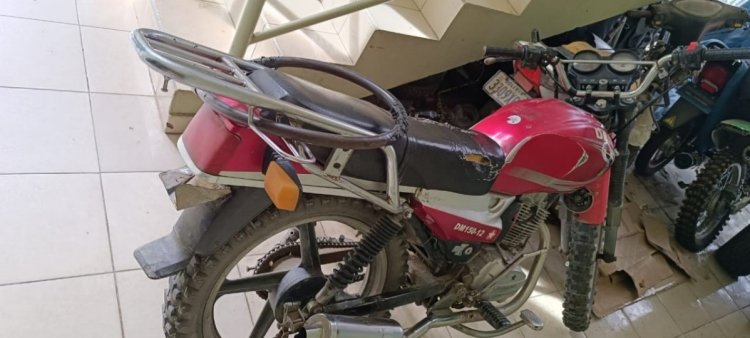 Un presunto antisocial fue detenido en posesión de una motocicleta robada