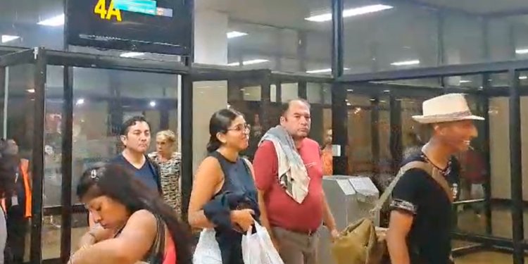 Incidente en Vuelo de BoA: Pasajeros retornaron a Viru Viru tras despegue rumbo a Tarija