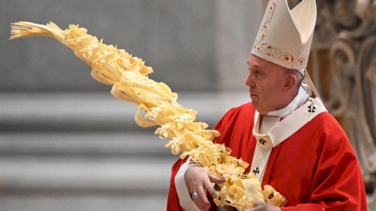 El papa inicia una Semana Santa sin fieles por el coronavirus