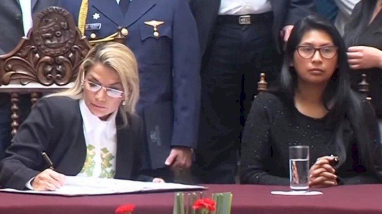 Jeanine Áñez rechaza ley de postergación de las elecciones