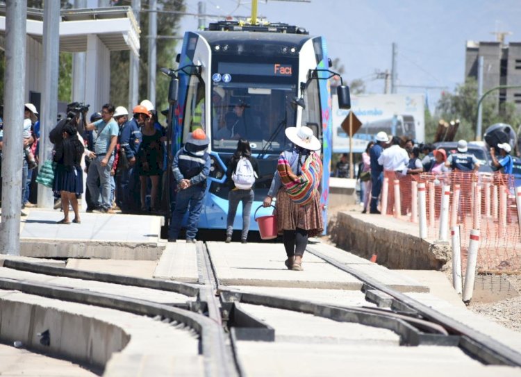 Equipos del tren metropolitano corren el riesgo de ser rematados en Chile