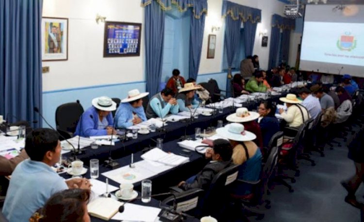 Cochabamba: 32 asambleístas se aíslan por sospecha de covid-19