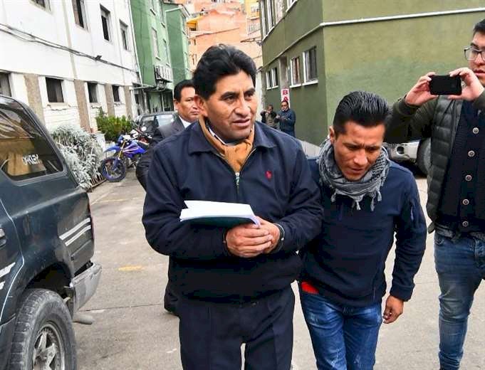 Un juez dicta detención domiciliara para Cocarico por una designación en el INRA