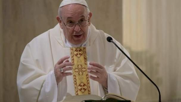 Papa Francisco dona dos respiradores a Bolivia
